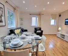 United Kingdom Greater London Barkingside vacation rental compare prices direct by owner 28616009