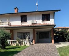 Italy Veneto Torri di Quartesolo vacation rental compare prices direct by owner 35457048