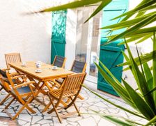 France Languedoc-Roussillon NARBONNE-PLAGE vacation rental compare prices direct by owner 6010073