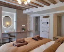 France Burgundy Sens vacation rental compare prices direct by owner 35405146