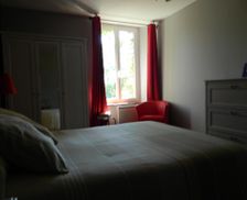 France Centre Saint-Pierre-les-Bois vacation rental compare prices direct by owner 15944705