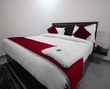 India Uttar Pradesh Lucknow vacation rental compare prices direct by owner 35526095