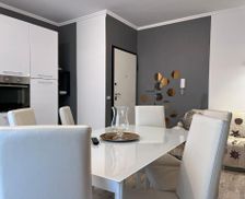 Italy Lazio Fiumicino vacation rental compare prices direct by owner 33483428