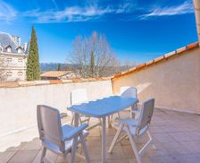 France Provence-Alpes-Côte d'Azur Charleval vacation rental compare prices direct by owner 28454271