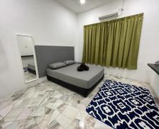 Malaysia Johor Kluang vacation rental compare prices direct by owner 35413428