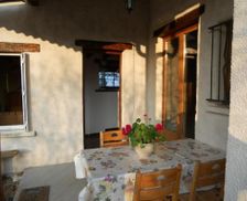 France Auvergne-Rhône-Alpes Saint-Haon-le-Châtel vacation rental compare prices direct by owner 4190114