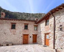 Italy Umbria Gubbio vacation rental compare prices direct by owner 33697054