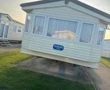 United Kingdom Essex Clacton-on-Sea vacation rental compare prices direct by owner 32927387