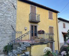 Italy Provincia di Lucca Sassi vacation rental compare prices direct by owner 33473403