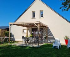 France Centre-Loire Valley Cravant vacation rental compare prices direct by owner 4485395