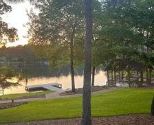 United States  Whispering Pines vacation rental compare prices direct by owner 35390537