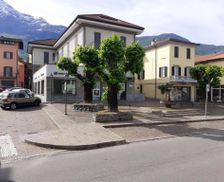 Italy Lombardy Colico vacation rental compare prices direct by owner 33663257