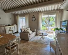 France Provence-Alpes-Côte d'Azur Châteauneuf-lès-Martigues vacation rental compare prices direct by owner 28025529