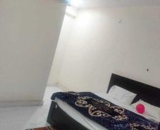 India Haryana Ballabgarh vacation rental compare prices direct by owner 26288561