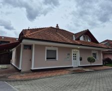 Slovenia Osrednjeslovenska Škofljica vacation rental compare prices direct by owner 35409987