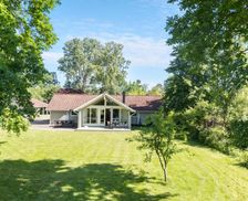 Denmark Hovedstaden Dronningmølle vacation rental compare prices direct by owner 4337533