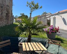 France Pays de la Loire Les Sables-d'Olonne vacation rental compare prices direct by owner 14011937