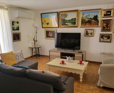 France Provence-Alpes-Côte d'Azur Lambesc vacation rental compare prices direct by owner 29093012