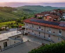 Italy Piedmont Monforte dʼAlba vacation rental compare prices direct by owner 35885658