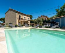 France Provence-Alpes-Côte d'Azur Robion en Luberon vacation rental compare prices direct by owner 35875987