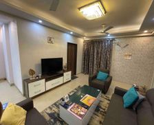 India Uttar Pradesh Noida vacation rental compare prices direct by owner 15691684