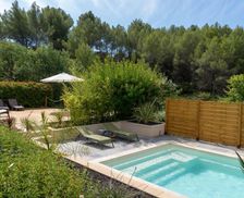 France Provence-Alpes-Côte d'Azur Saint-Saturnin-lès-Apt vacation rental compare prices direct by owner 35888203