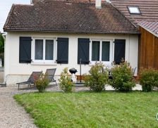 France Auvergne-Rhône-Alpes Villeneuve-sur-Allier vacation rental compare prices direct by owner 19562303