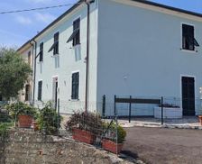 Italy Liguria Castelnuovo Magra vacation rental compare prices direct by owner 35897526