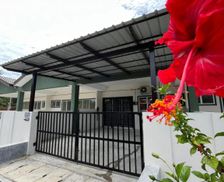 Malaysia Perak Seri Iskandar vacation rental compare prices direct by owner 36294494