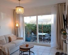 France Nord-Pas-de-Calais Cucq vacation rental compare prices direct by owner 35892099