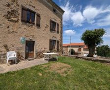 France Auvergne-Rhône-Alpes Pinols vacation rental compare prices direct by owner 4753141