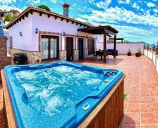 Spain Andalucía Canillas de Albaida vacation rental compare prices direct by owner 29868428