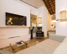 Spain Andalucía San Enrique de Guadiaro vacation rental compare prices direct by owner 35686530