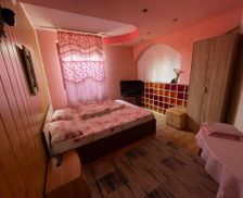 Romania Bacău Comăneşti vacation rental compare prices direct by owner 35001874