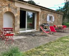 France Burgundy Vinzelles vacation rental compare prices direct by owner 9403459