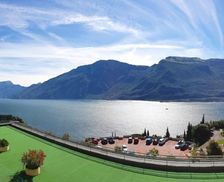 Italy Lombardy Tremosine Sul Garda vacation rental compare prices direct by owner 14632078