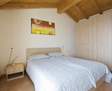 Italy Piedmont Trarego Viggiona vacation rental compare prices direct by owner 5899501