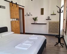 Italy Provincia di Padova Padova vacation rental compare prices direct by owner 24914246