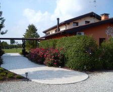 Italy Veneto Sant'Elena di Silea vacation rental compare prices direct by owner 13004656