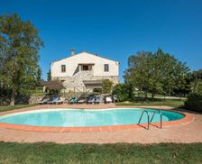 Italy Tuscany Radicondoli SI vacation rental compare prices direct by owner 19571879