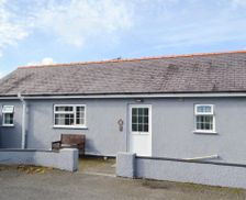 United Kingdom Anglesey Pentraeth, near Beaumaris vacation rental compare prices direct by owner 6686100