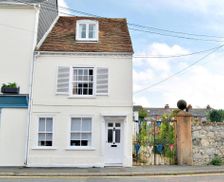 United Kingdom Isle of Wight Yarmouth vacation rental compare prices direct by owner 6608260