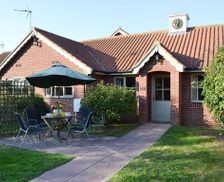 United Kingdom Norfolk Rollesby, near Great Yarmouth vacation rental compare prices direct by owner 9325608