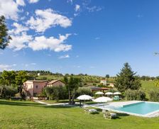 Italy Marche SantʼElpidio a Mare vacation rental compare prices direct by owner 35869180