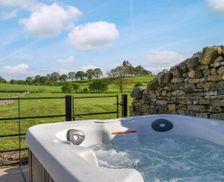 United Kingdom North Yorkshire Airton, near Skipton vacation rental compare prices direct by owner 13051007