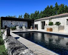 France Provence-Alpes-Côte d'Azur Gordes vacation rental compare prices direct by owner 35948355