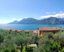 Italy Veneto Brenzone sul Garda vacation rental compare prices direct by owner 33223241