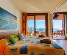 Spain Ibiza Playa d'en Bossa vacation rental compare prices direct by owner 13237704