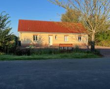 France Somme Favières vacation rental compare prices direct by owner 10333471