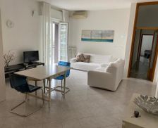 Italy Emilia-Romagna Rimini vacation rental compare prices direct by owner 19380330